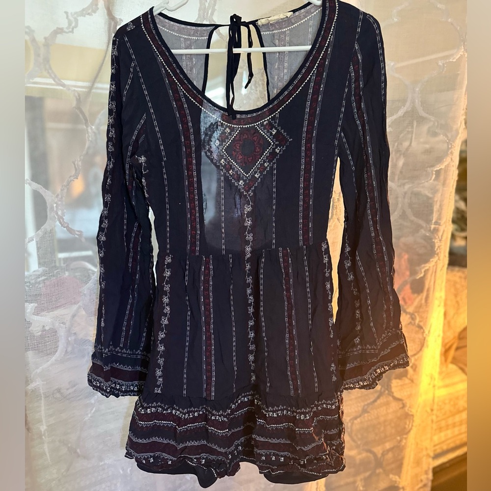 Short mini dress with open back